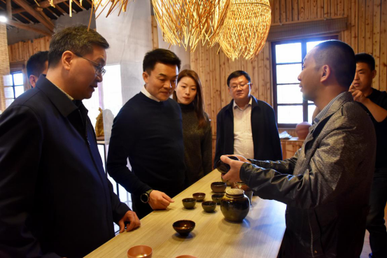 景域驴妈妈集团董事长洪清华率队来潜山考察372.png